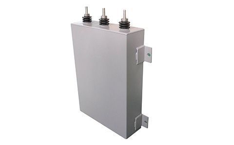 電容器的電容量一般是多少？可能與什么有關(guān)？